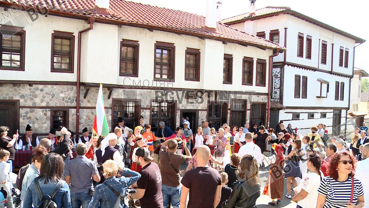 Златоград отново се върна с век назад в пазарния си ден