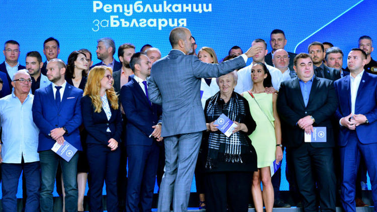 Кой кой е в партията на Цветан Цветанов и възможна ли е коалиция с ГЕРБ