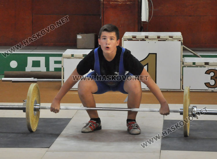 Злато и сребро за хасковските щангисти от Държавното първенство