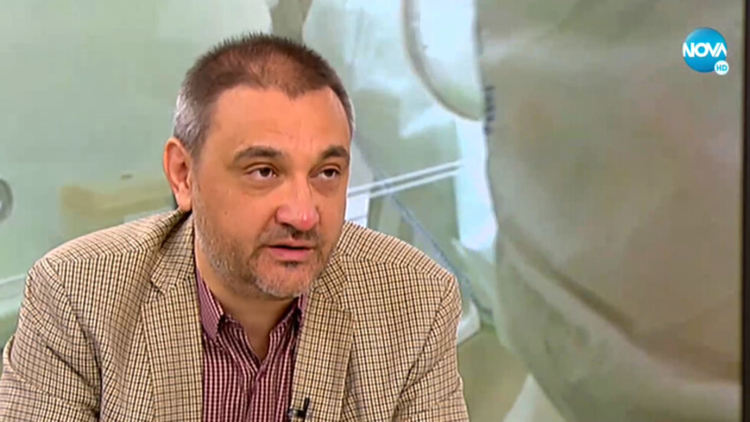 Доц. Чорбанов: Училищата не трябва да бъдат ограничавани заради COVID-19