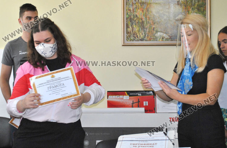 Ученици от ПМГ с престижно класиране в национални олимпиади и турнир