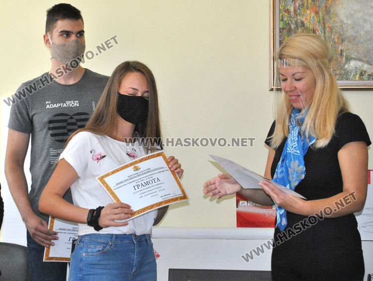 Ученици от ПМГ с престижно класиране в национални олимпиади и турнир