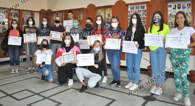 Ученици от ПМГ с престижно класиране в национални олимпиади и турнир