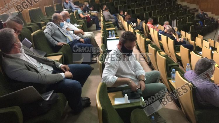 Скандал между управляващи и опозиция заради поисканата актуализация на парите за ремонт на пътища