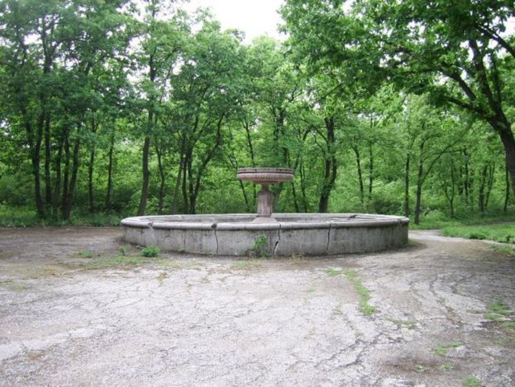 Общината иска да подмени осветлението в най-стария парк на Димитровград