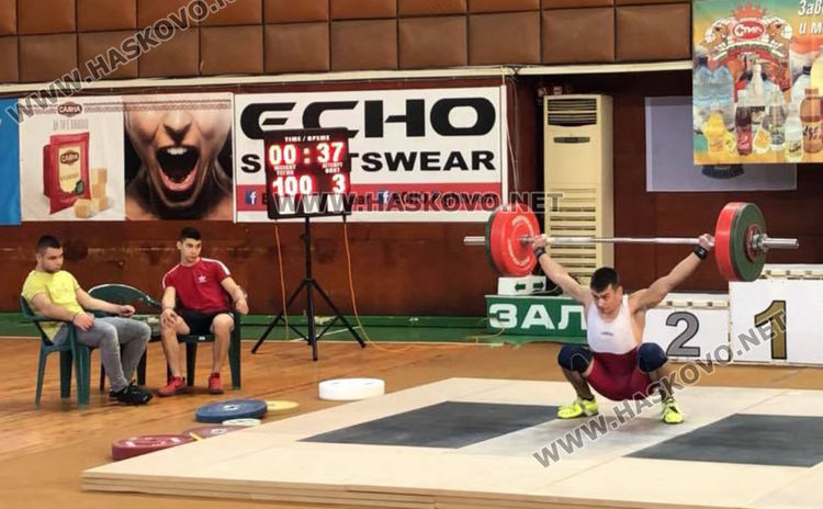 Два златни и един сребърен медал за хасковските атлети от Републиканското