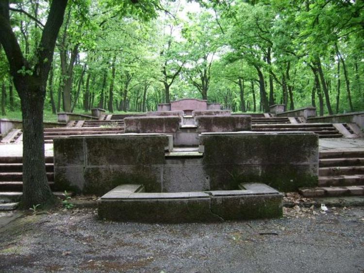 Общината иска да подмени осветлението в най-стария парк на Димитровград