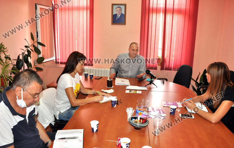 8 шофьори се жалват в КНСБ за неизплатени възнаграждения, оплаквания и от магазини