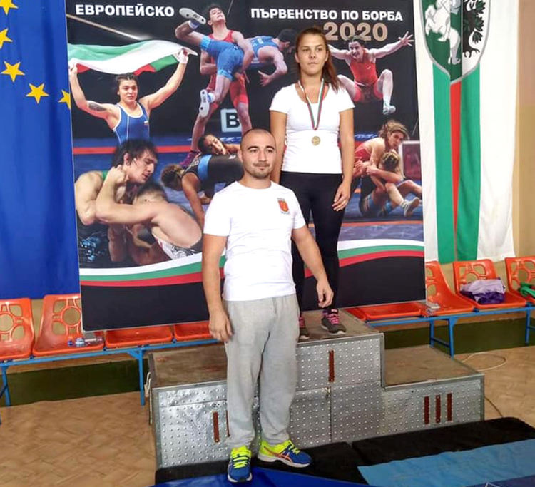 Борислав Бръмчев и Ваня Илиева станаха републикански шампиони по борба