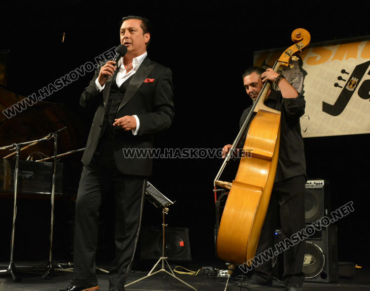 Брилянтен Васил Петров вдигна публиката на Хасково джаз  на крака