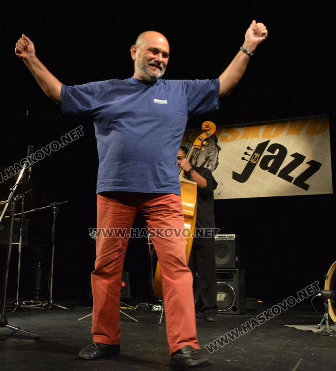 Брилянтен Васил Петров вдигна публиката на Хасково джаз  на крака