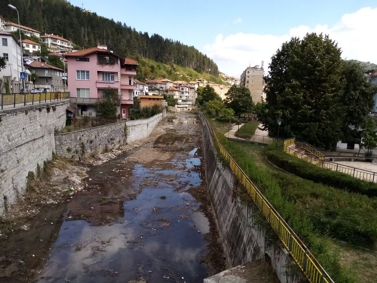 Тонове наноси извадиха от река Бяла, речното корито вече е почистено