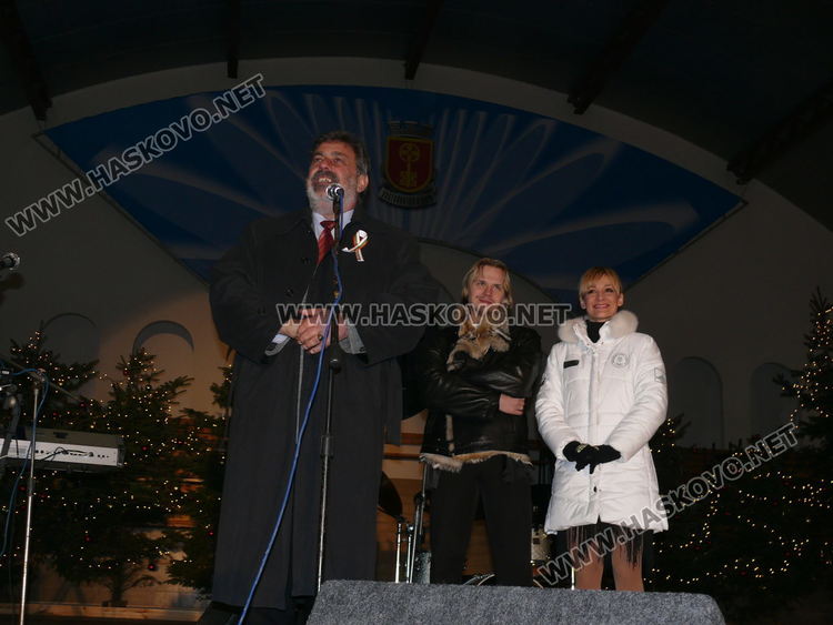 архив. Стависки и Денкова при откриването на ледената пързалка в Хасково  през декември, 2006 г.