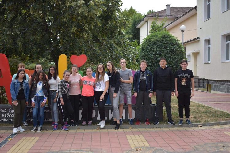 Учениците от СУ „Васил Левски“ се включиха в инициативата „Нестле - Живей Активно“