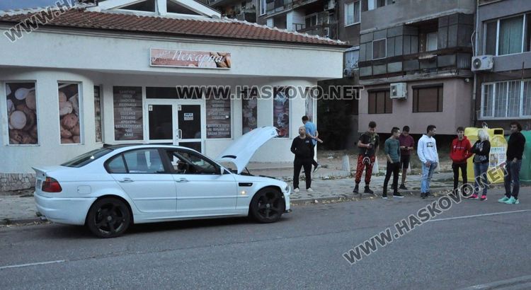 Хасковски Пасат засече кърджалийско БМВ на кръстовище