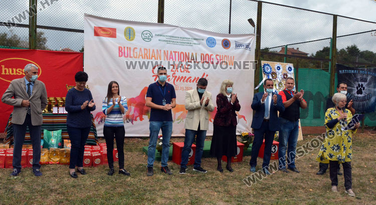 180 любимци посрещна Харманли в Националната киноложка изложба