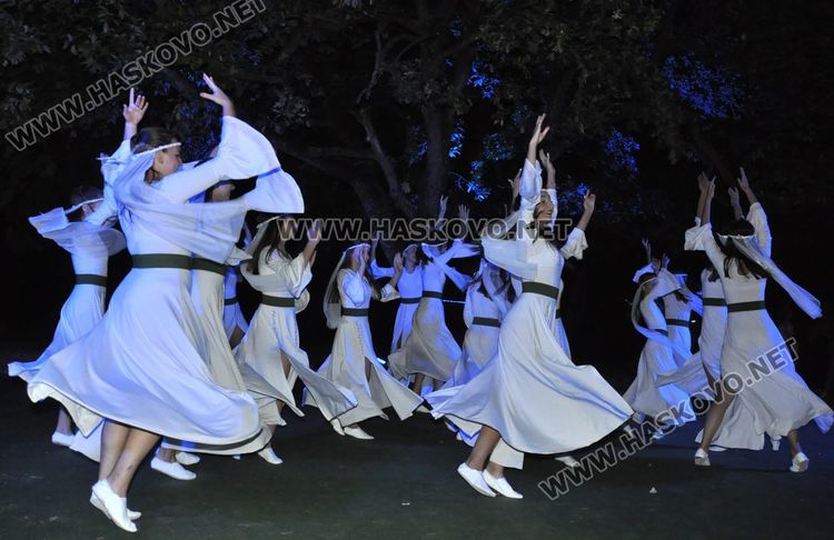 Красива приказка за любовта и свободата разказаха балерините от „Рона“ насред гората