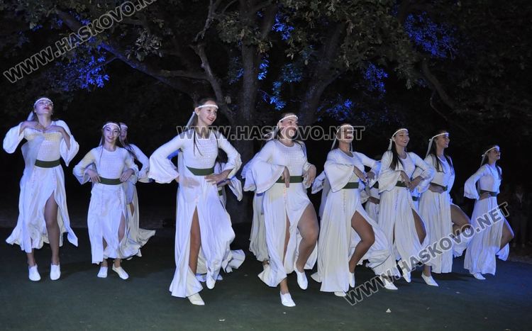 Красива приказка за любовта и свободата разказаха балерините от „Рона“ насред гората