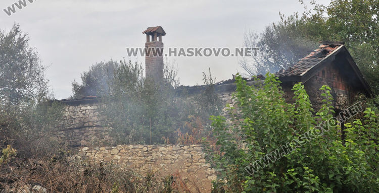 Къща изгоря в с.Николово