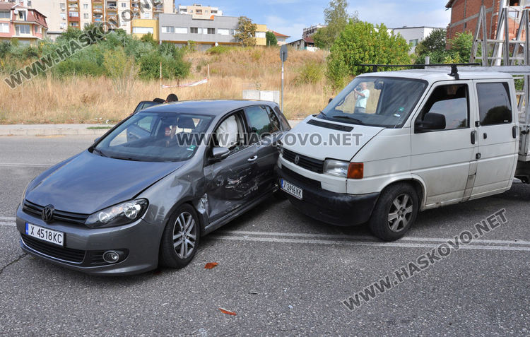 Нeопитен шофьор се отърва на косъм от сериозен инцидент при неправилна маневра