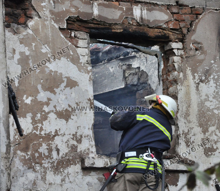 Къща изгоря в с.Николово