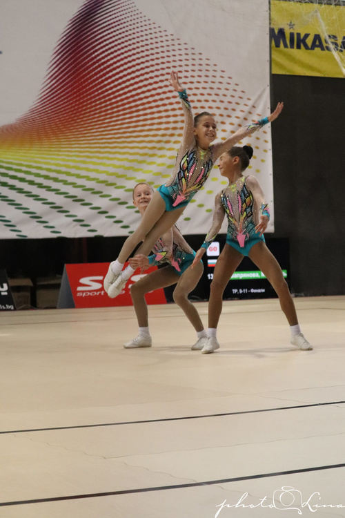 Състезателите на „Виолена“ с 4 пъти сребро и бронз от Държавното по спортна аеробика