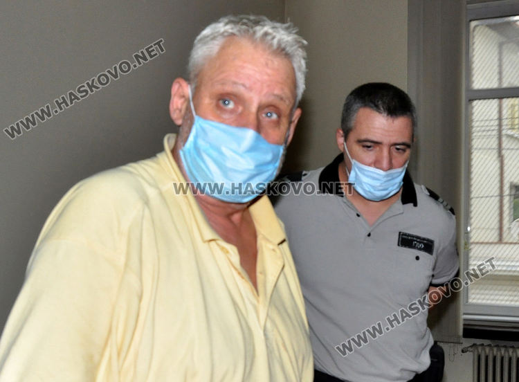 Оставиха в ареста мъжа, блудствал с момчета в Хасково 