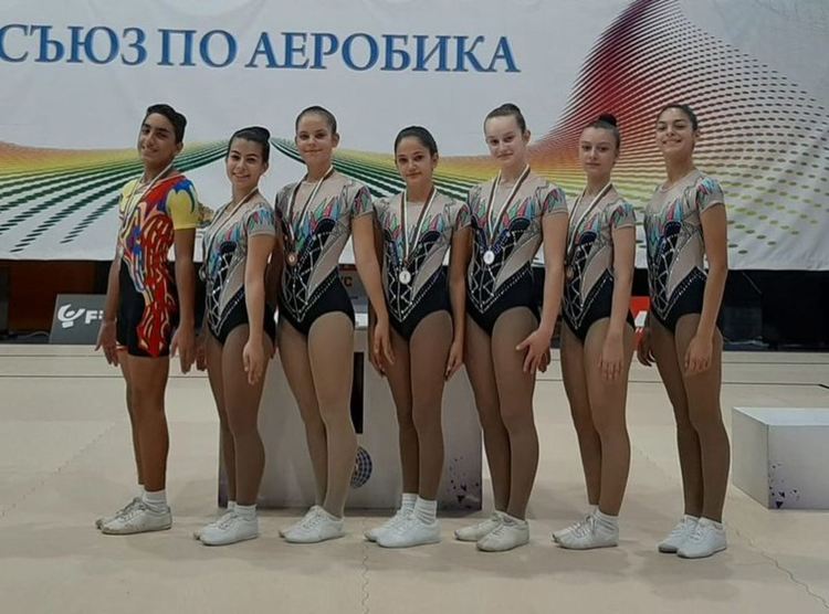 19 медала за „Мега спорт“ от  Държавното по спортна аеробика