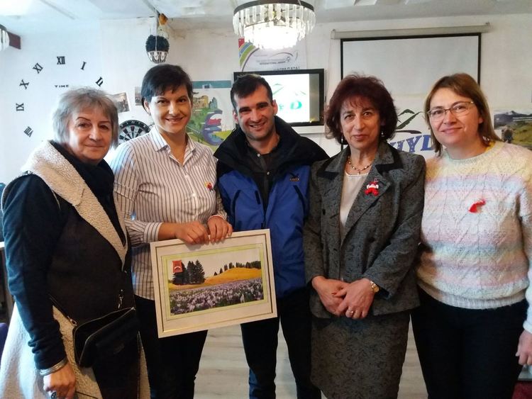 Клуб на жените "Родопчанка" срещна на живо младежи с успели родопчани