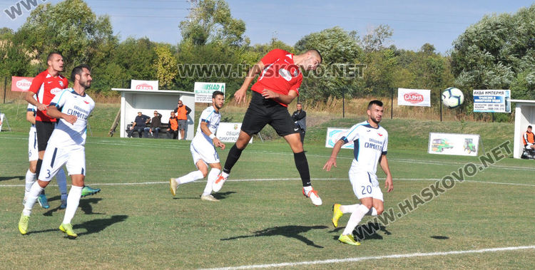 „Извор“ отстрани втородивизионния „Септември“ с 4:2 на „Саяна арена“