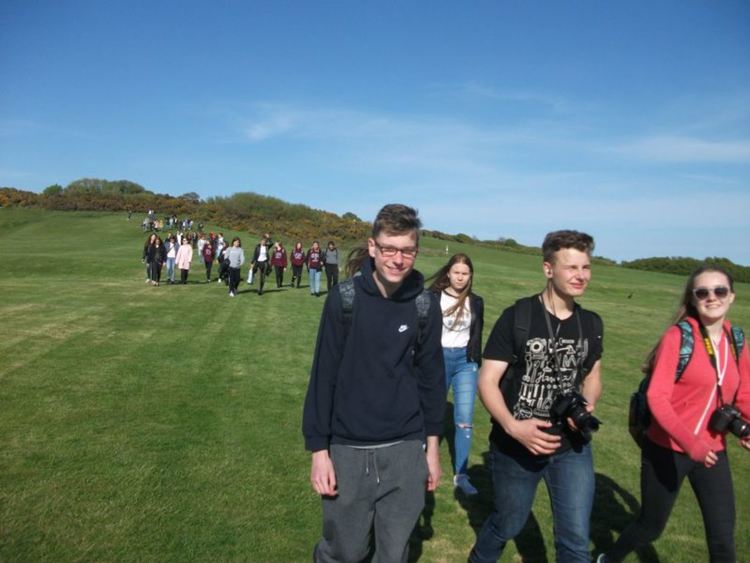 Отпадна забраната за ученически екскурзии