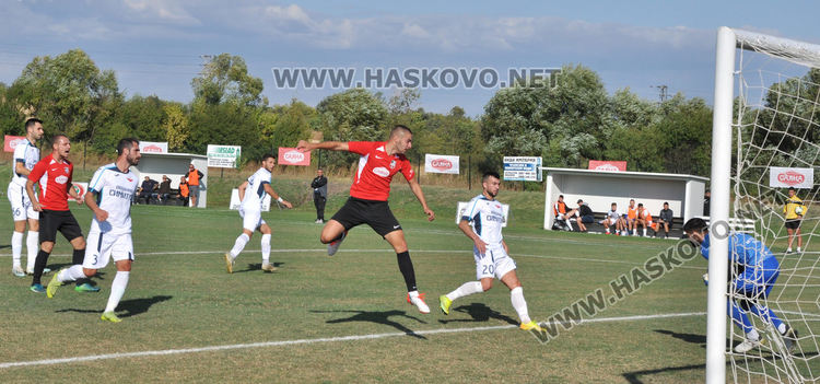 „Извор“ отстрани втородивизионния „Септември“ с 4:2 на „Саяна арена“