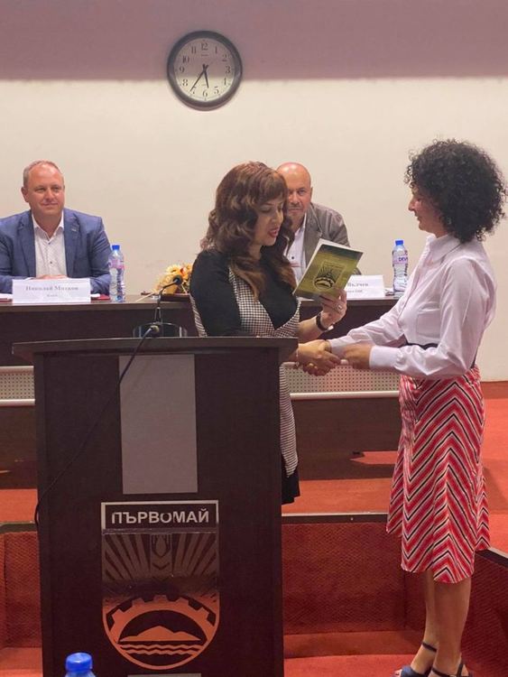 ОбС поздрави д-р Кръстев за пенсионирането му и кметицата на Брягово за встъпването ѝ в длъжност