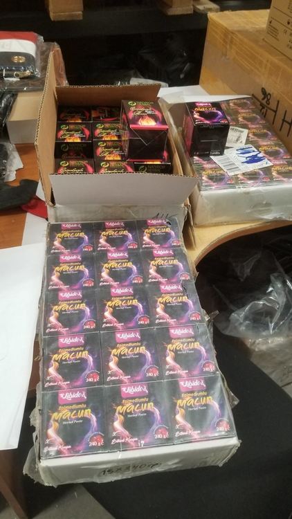 Контрабандни тютюн за наргиле и сексуални стимуланти разкрити на Капитан Андреево