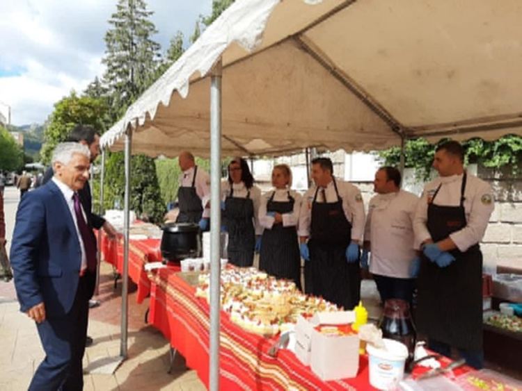Празник на плодородието събра родопски производители. Те изложиха екологични местни продукти на фермерски пазар