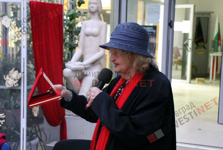 Татяна Лолова