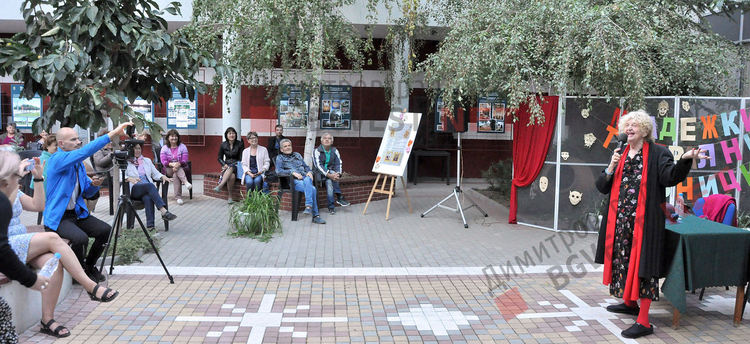 Татяна Лолова