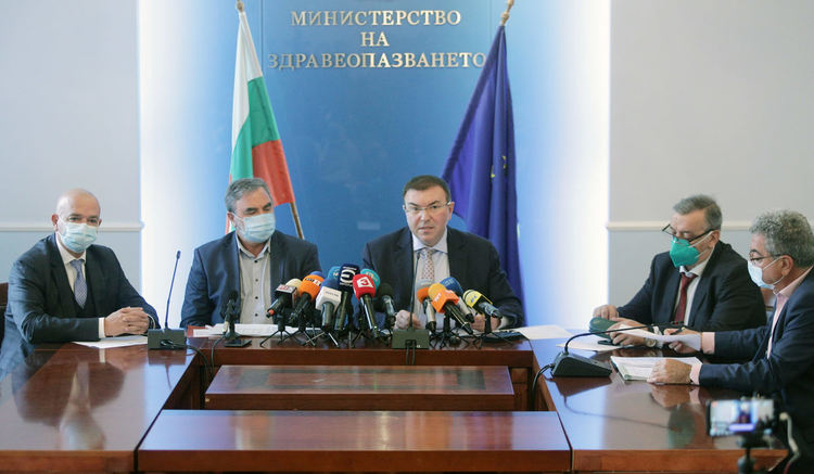 Брифингът на НОЩ: Дистанция, спазване на хигиена и носене на маски