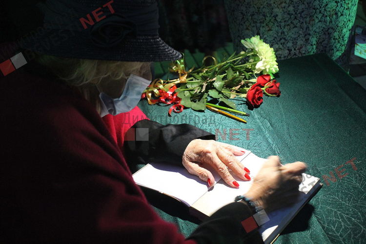 Татяна Лолова