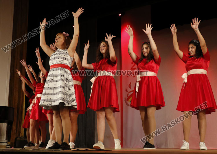 Младежкият център в Хасково отбеляза 20 години юбилей с голям концерт
