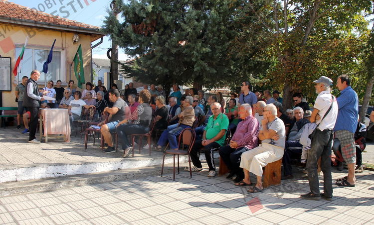 Бряст е готов за протест: институции и инвеститор отсвириха срещата в селото относно изграждането на площадка за рециклиране на пластмаса