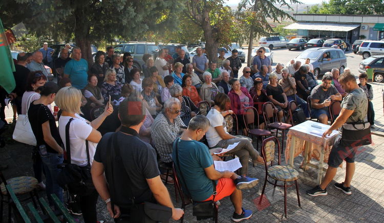 Бряст е готов за протест: институции и инвеститор отсвириха срещата в селото относно изграждането на площадка за рециклиране на пластмаса