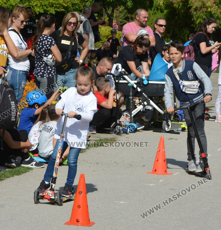 Близо 300 деца се включиха в първото състезание с тротинетки в Хасково