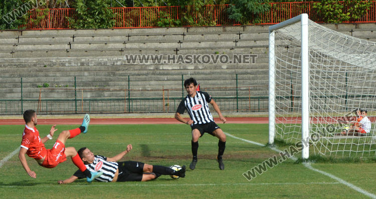 ОФК „Хасково” с първа домакинска победа