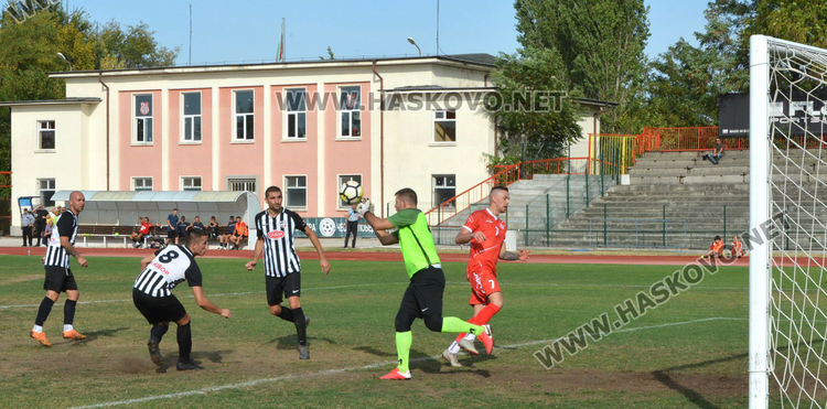 ОФК „Хасково” с първа домакинска победа