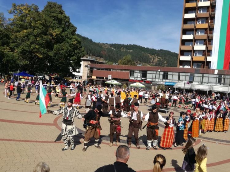 Чепеларе посрещна Капитан Петко войвода, хайдушките празници продължиха с народно веселие