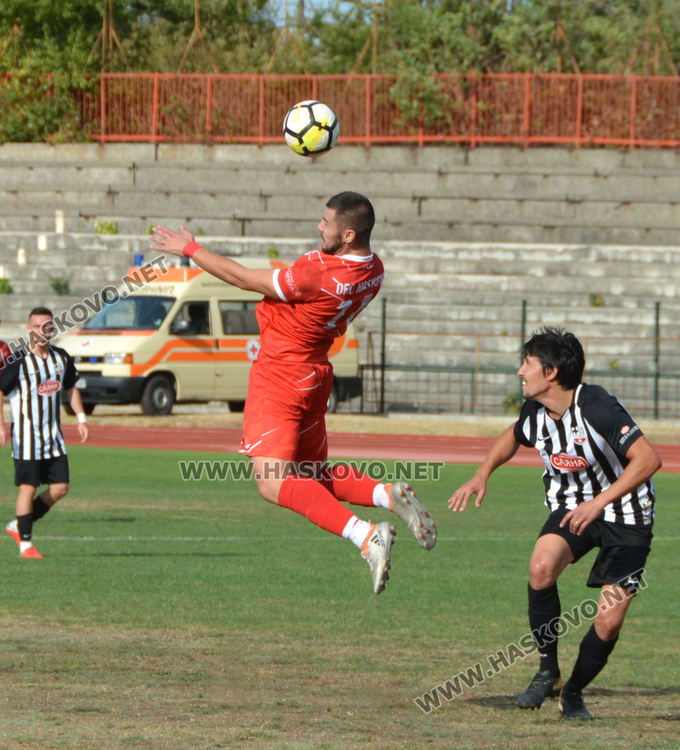 ОФК „Хасково” с първа домакинска победа
