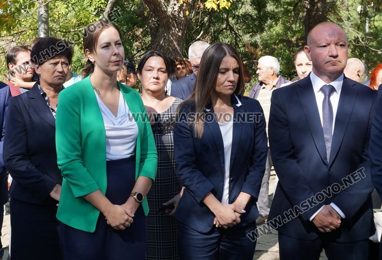 Венци и цветя в памет на хилядите избити тракийци край Маджарово