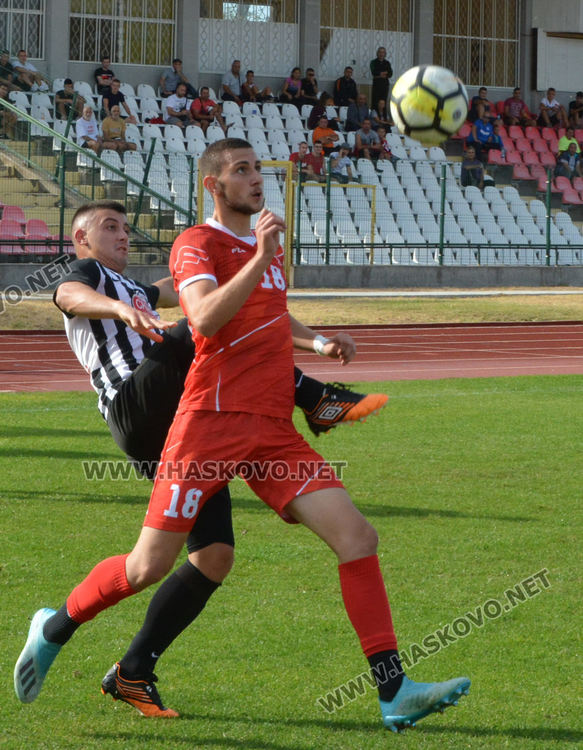 ОФК „Хасково” с първа домакинска победа