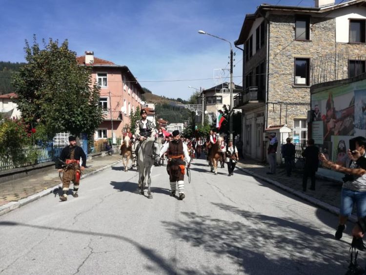 Чепеларе посрещна Капитан Петко войвода, хайдушките празници продължиха с народно веселие